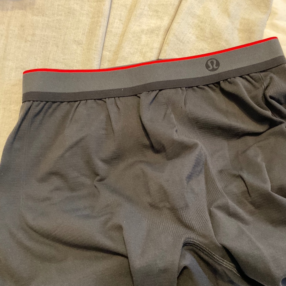 Lululemon Medium Base Layer black
